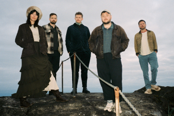 Frontier Touring Australia & New Zealand